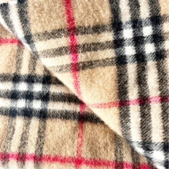 BURBERRY Authentic Nova Check 100% Cashmere Fringe Designer  display picture 3